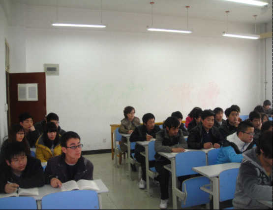 师生同上开学第一堂思政课